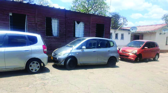 Smuggling ring smashed, 5 cars recovered