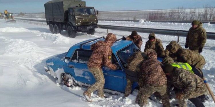 Icy storms in Ukraine claims 10 people