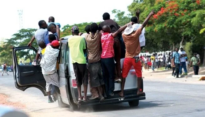 Police warn rank marshals and touts over bus terminus control in Harare