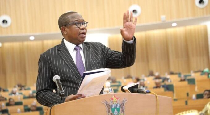 Finance minister presses on open-borders in Africa