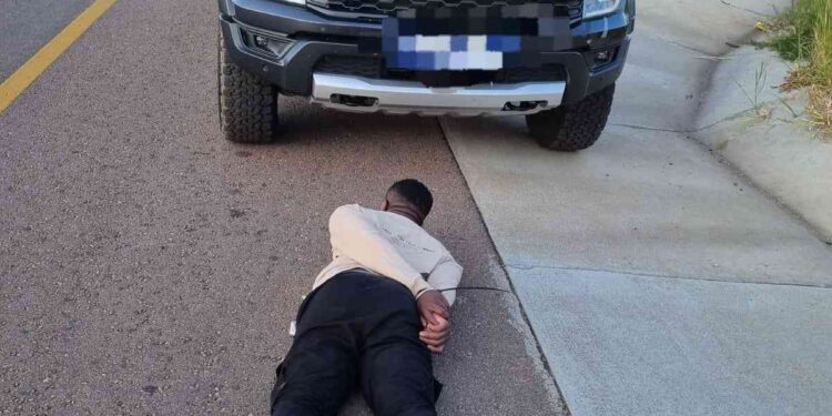 SAPS claim they have arrested 5 vehicle smugglers