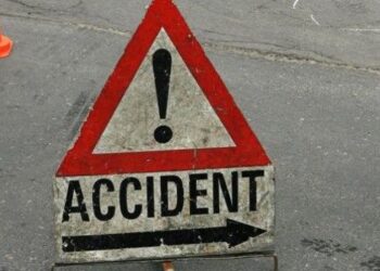 Speeding car runs over 4 scholars