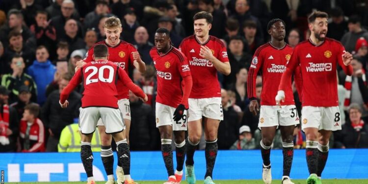 Man Utd 4-2 Sheff Utd: Hosts fight back from behind twice to win
