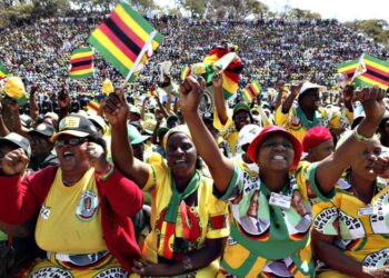Video :Thousands flood Murambinda