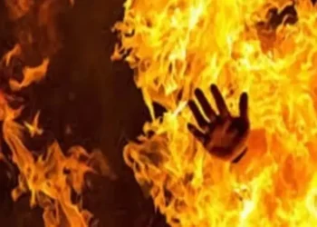 Man sets wife on fire