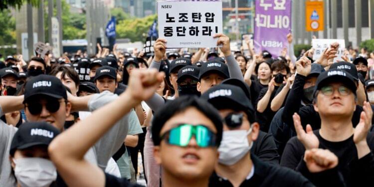 Samsung Workers call for first ever strike