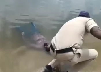 Police mistake napping man for corps3