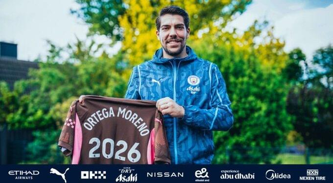 Ortega signs new deal with Manchester City