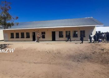 Munzverengwi commissions two new schools in Murewa district
