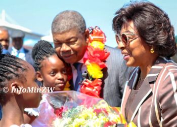 Angolan President in Harare for summit, Chairmanship handover