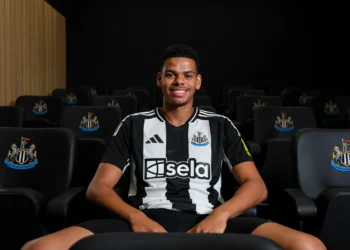 Newcastle signs a new striker from Sheffield United