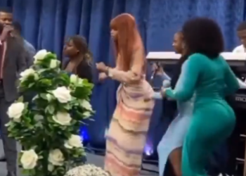 Praise and worship crew singing and dancing Image: Internet