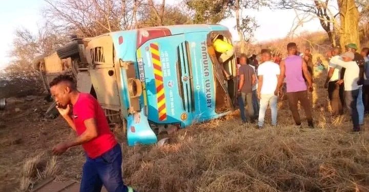 Five de@d, several !njured in Zimbabwe-Bound Bus crash in South Africa’s Limpopo Province