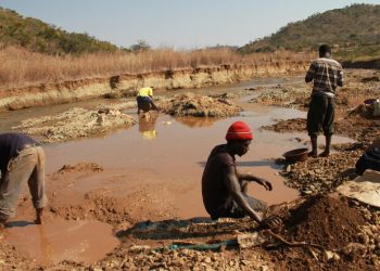 Four mining companies ordered to stop operations in Mazowe riverbed