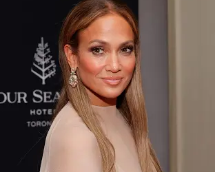 Jennifer Lopez refuses to answer questions about Sean ‘Diddy’ Combs