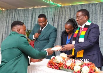 Mnangagwa awards Sables team US$6,500 cash prize