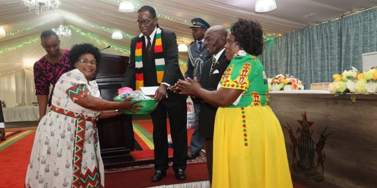 Mnangagwa gives Christmas gifts to Mbare Chimurenga Choir