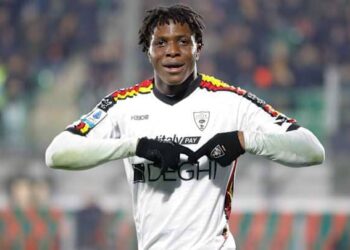 Manchester United book Patrick Dorgu for medicals