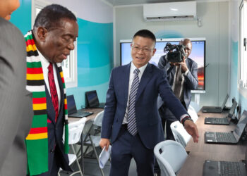 Mnangagwa commissions mobile learning facility