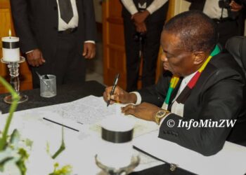 Mnangagwa signs book of cond0lences for late former Namibian President