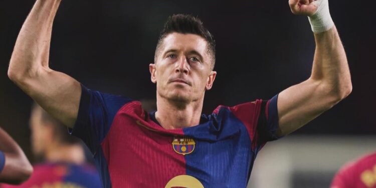 Barca, Robert Lewandowski agree one year contract  extension